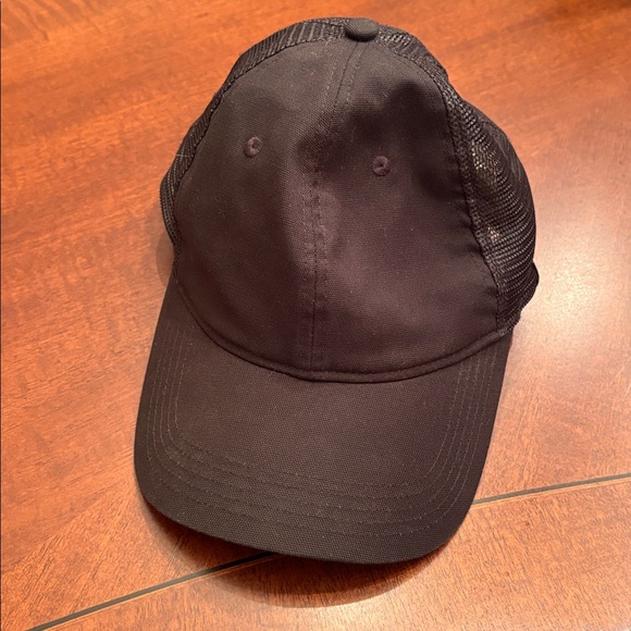 Carhartt Black Mesh Cap in excellent condition - Picture 1 of 6